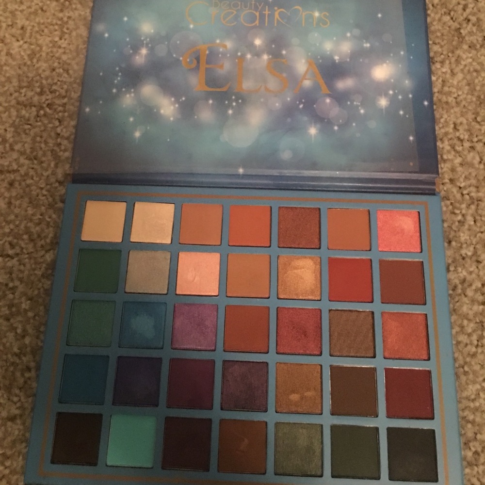 Beauty creations Elsa eyeshadow palette